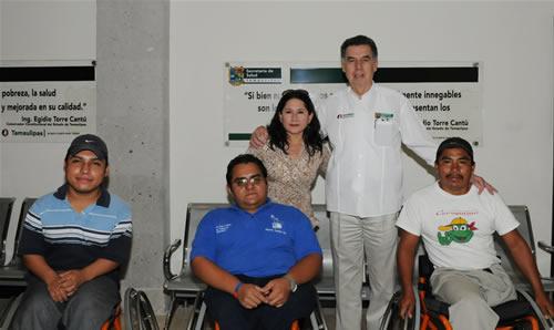 Entrega Gobierno del Estado sillas de ruedas especiales para deportistas